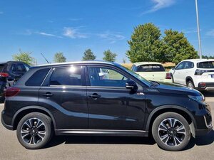 Suzuki Vitara 1.4 Boosterjet Hybrid Comfort + SHINKAI 53.235 km 18.990 &euro; Obrigheim-Asbach 74847