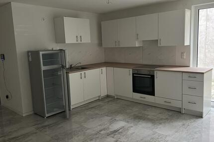 Wohnung Brackenheim - 3 Zimmer, 87 m&sup2;, 1.200&euro; | Angebot:25291328