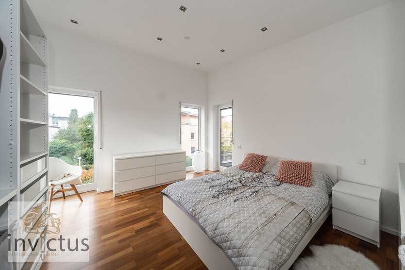 Design trifft Komfort – außergewöhnliches Einfamilienhaus mit Garten und Weinbergblick 8 zimmer