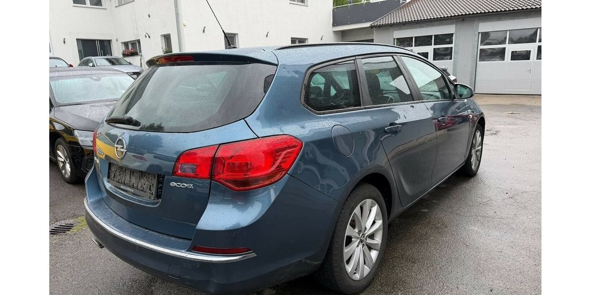 Opel Astra J 1.4 Turbo 150 Jahre 151.500 km 2.500 &euro; Neckarsulm 74172