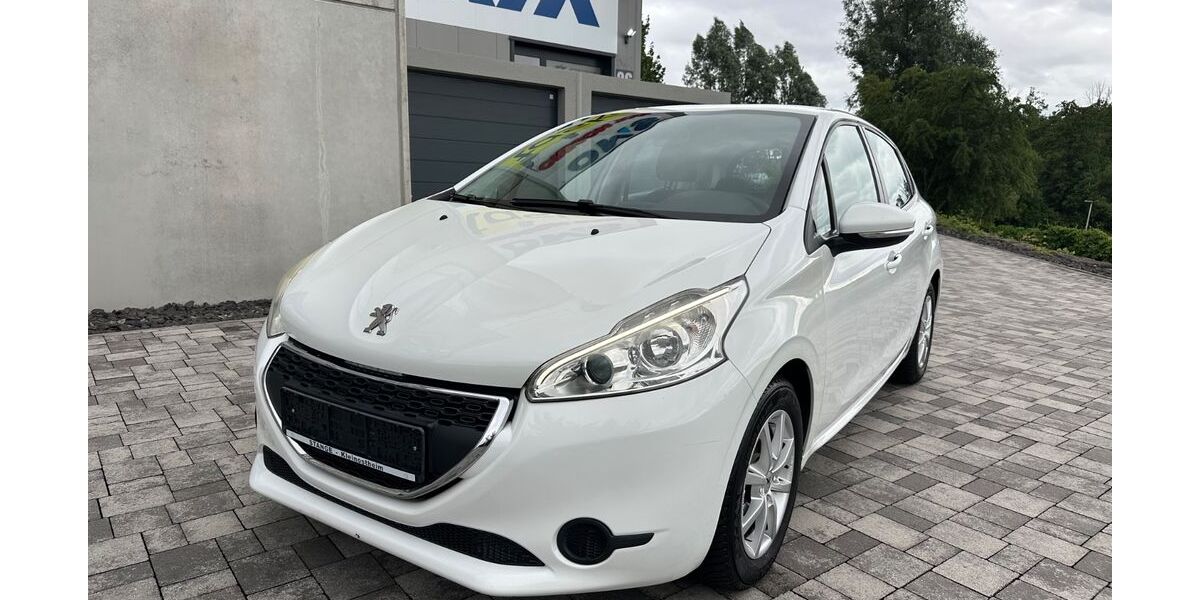 Peugeot 208 161.000 km 2.899 &euro; Backnang 71522