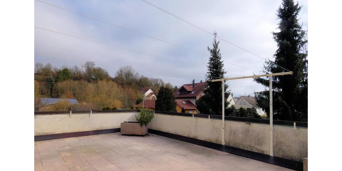 Dachgeschoßwohnung Heilbronn Frankenbach - 4.5 Zimmer, 137 m&sup2;, 1.100&euro; | Angebot:25416706