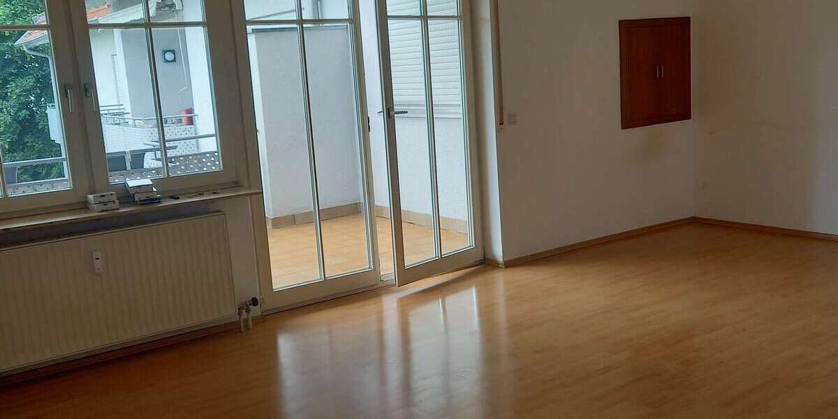 Etagenwohnung ÖHRINGEN - 4.5 Zimmer, 108 m&sup2;, 1.030&euro; | Angebot:26060050