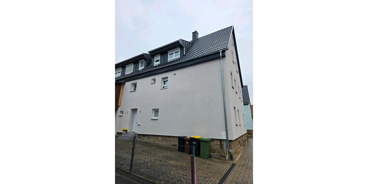 Dachgeschoßwohnung Bönnigheim - 4 Zimmer, 95 m&sup2;, 1.200&euro; | Angebot:26253126
