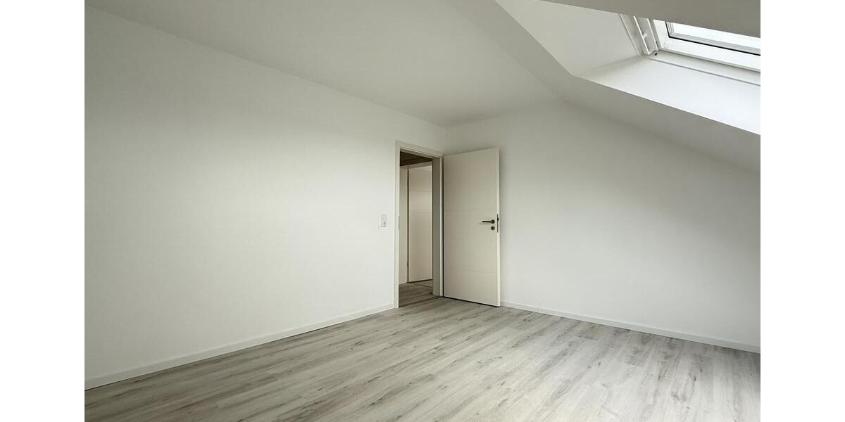 Dachgeschoßwohnung Kürnbach - 4 Zimmer, 120 m&sup2;, 1.175&euro; | Angebot:26284377