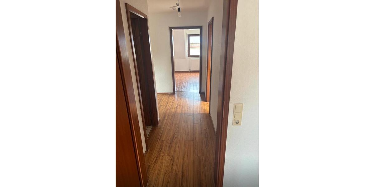 Dachgeschoßwohnung Löchgau - 3 Zimmer, 73 m&sup2;, 230.000&euro; | Angebot:26726505