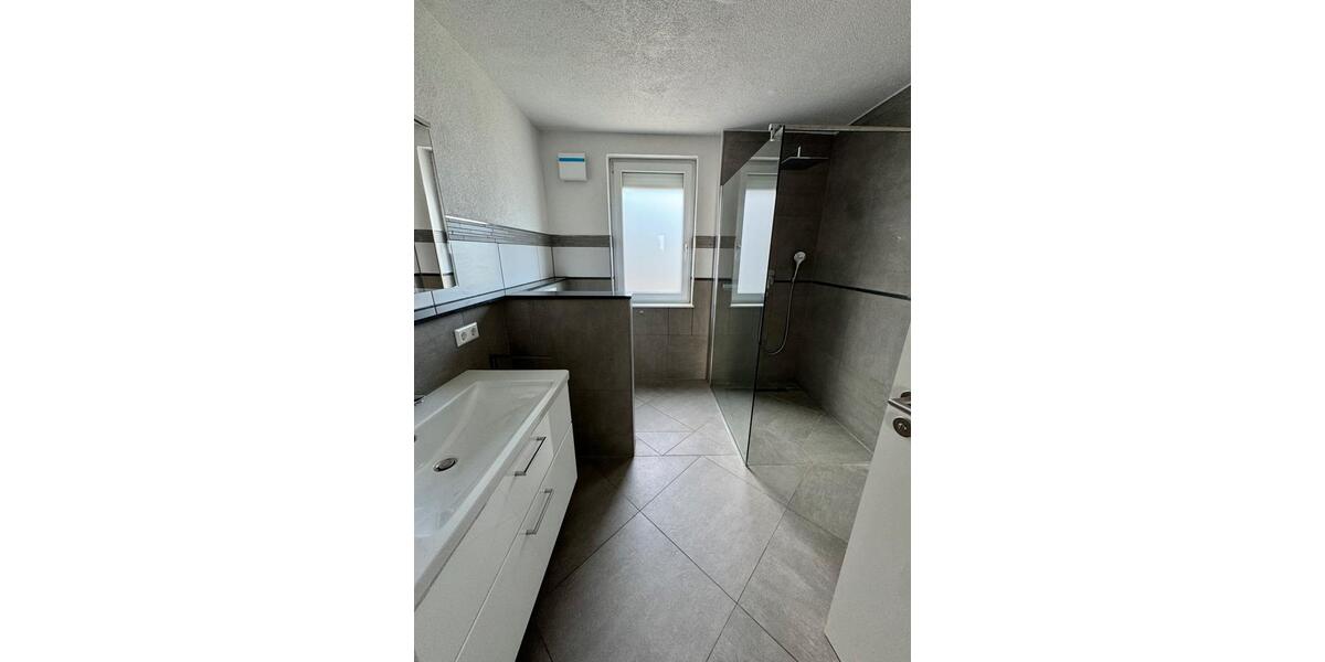 Erdgeschoßwohnung Sulzfeld - 4 Zimmer, 110 m&sup2;, 1.350&euro; | Angebot:24514652