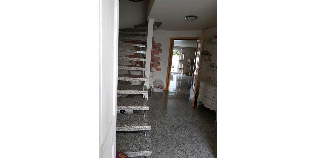 Mehrfamilienhaus, Wohnhaus Schefflenz - 8 Zimmer, 220 m&sup2;, 498.000&euro; | Angebot:26145064