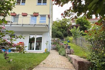 Moderne Doppelhaushälfte in schöner Lage