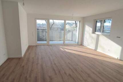 ** ERSTBEZUG! 4,5 Zi.-Wohnung, 107 qm Wfl. im 1. OG, hochwertige Bauweise, modern und schick ** 4 zimmer