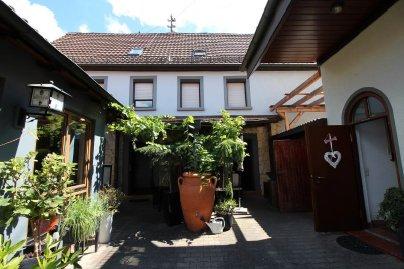 Einfamilienhaus Neuenstadt am Kocher - 9 Zimmer, 274 m&sup2;, 639.000&euro; | Angebot:26811598