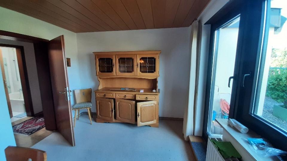 3,5 Zimmer Wohnung + Hobbyraum mit separatem WC u. Dusche 3 zimmer