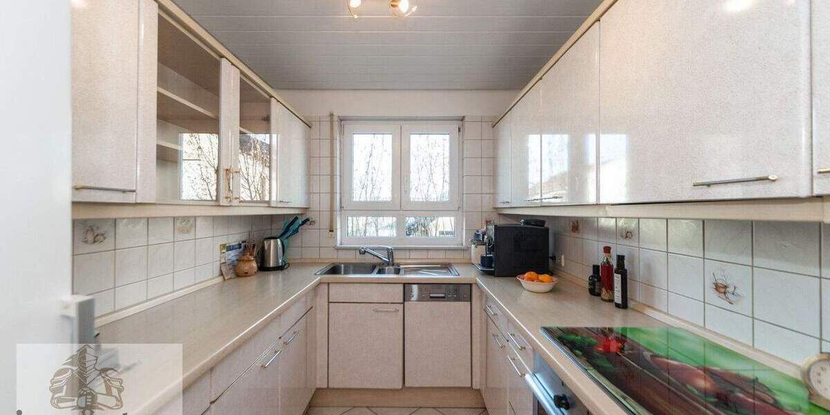 Zentrale Lage trifft coole und stilvolle 3-Zim.-Whg. mit Sonnenbalkon und TG-Stellpl. in HNBiberach 3 zimmer