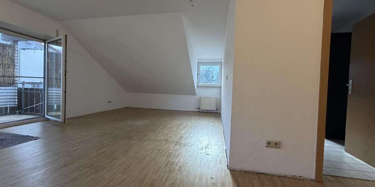 Etagenwohnung Cleebronn - 3 Zimmer, 91 m&sup2;, 900&euro; | Angebot:24978221