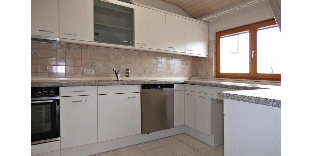 Dachgeschoßwohnung Heilbronn Frankenbach - 4.5 Zimmer, 137 m&sup2;, 1.100&euro; | Angebot:25416706