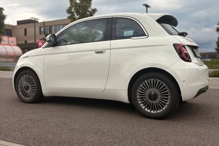 Fiat 500e 4.100 km 18.500 &euro; Lauffen 74348
