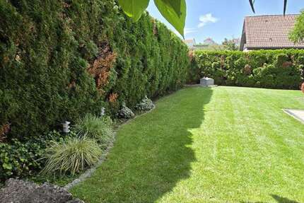 Haus zum Kaufen in Lauffen am Neckar 895.000 € 230 m² 8 zimmer