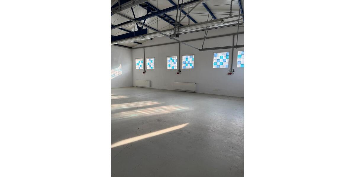 Mehrzweckhalle mit Büro in Heilbronn Sontheim - 114qm - ab sofort zimmer