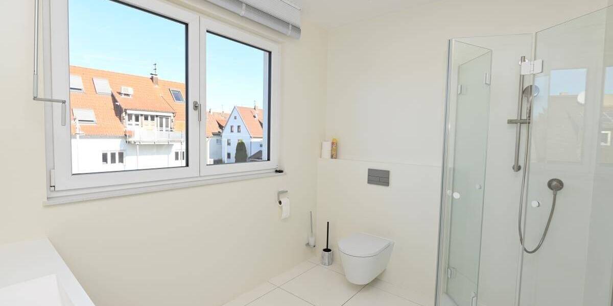 Etagenwohnung Ludwigsburg Ost - 4 Zimmer, 196 m&sup2;, 2.350&euro; | Angebot:23637196