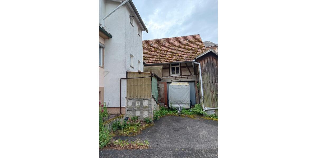 Reihenhaus Sachsenheim - 7 Zimmer, 200 m&sup2;, 160.000&euro; | Angebot:26845107