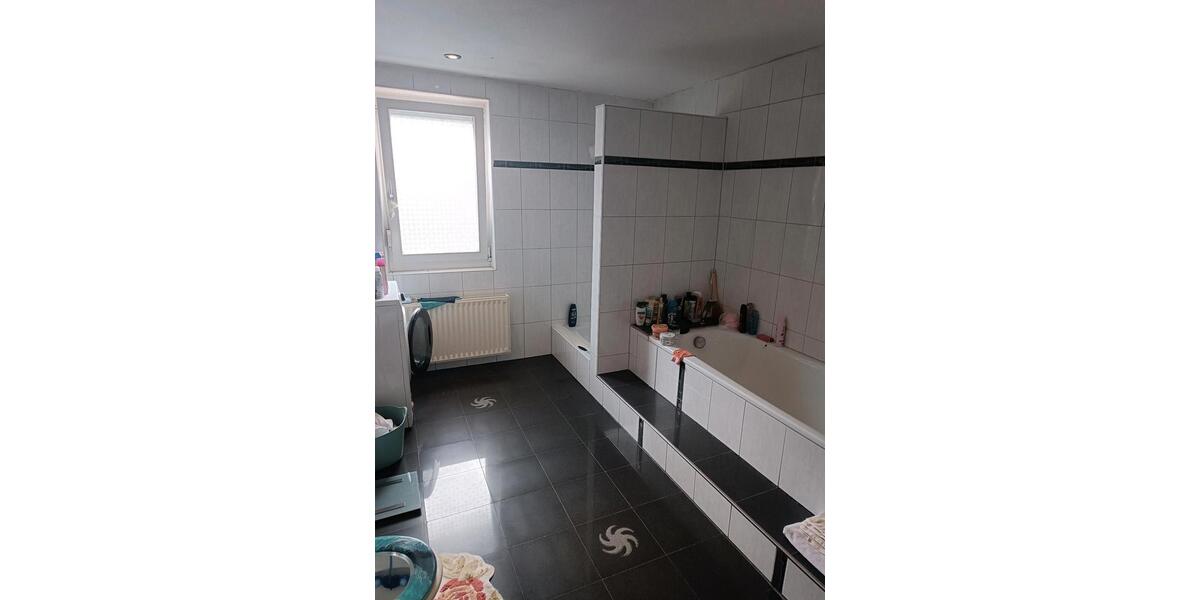 Maisonettenwohnung Flein - 6 Zimmer, 200 m&sup2;, 450&euro; | Angebot:26648277