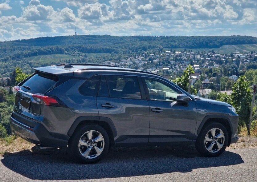 RAV 4