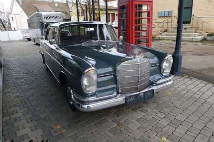 Mercedes 220