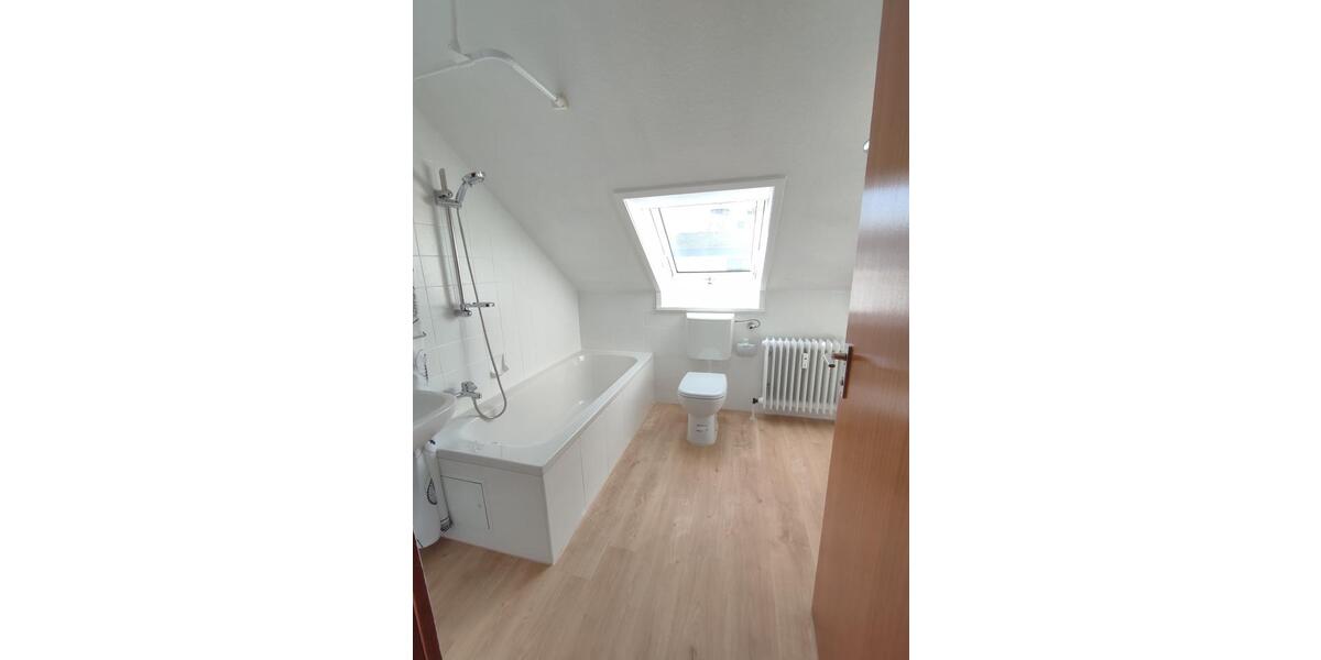 Dachgeschoßwohnung Öhringen - 2 Zimmer, 51 m&sup2;, 660&euro; | Angebot:25452089