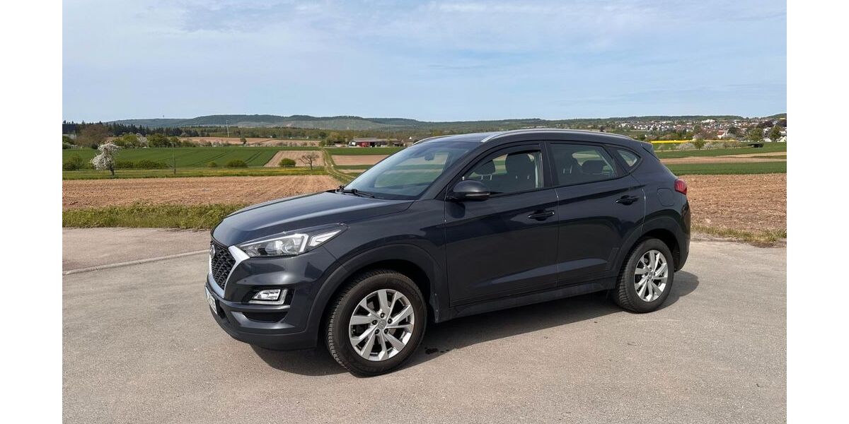 Hyundai TUCSON 56.000 km 16.990 &euro; Sachsenheim 74343
