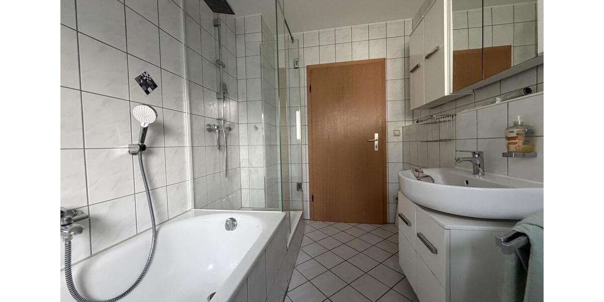 Dachgeschoßwohnung Cleebronn - 3 Zimmer, 91 m&sup2;, 900&euro; | Angebot:26345320