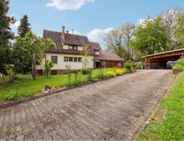 Freistehendes EFH mit großem Grundstück