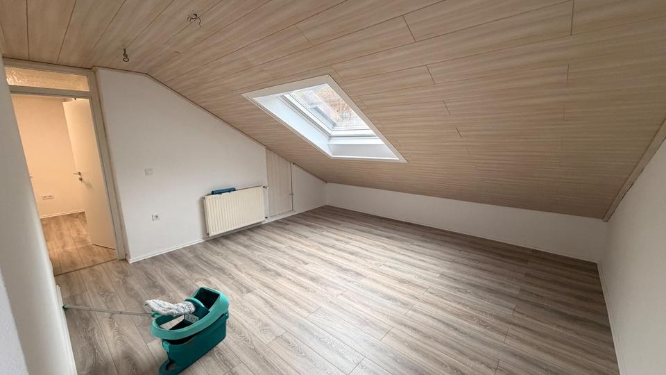 Dachgeschoßwohnung Billigheim - 4 Zimmer, 78 m&sup2;, 850&euro; | Angebot:25160996