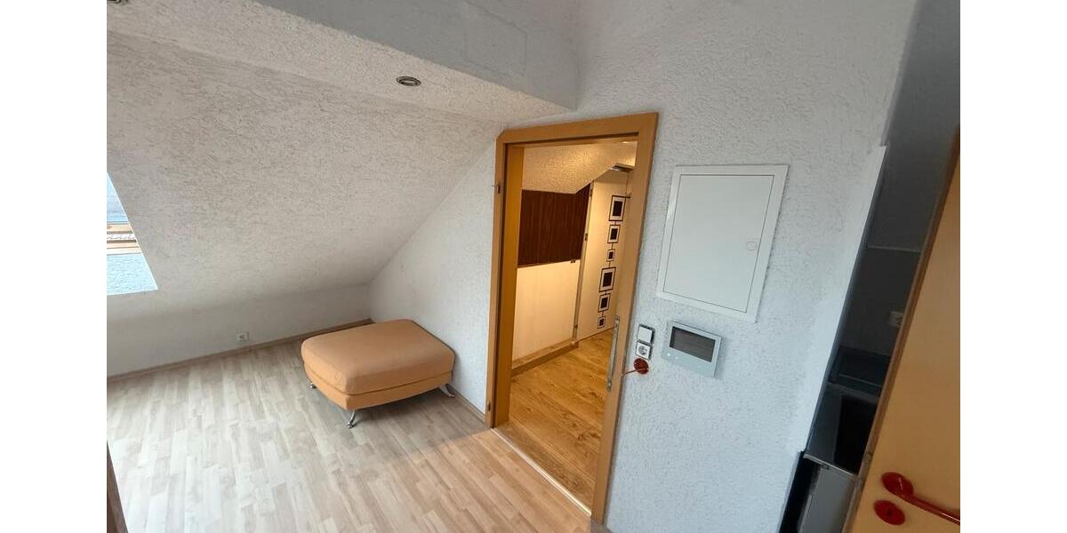 Dachgeschoßwohnung Sternenfels - 2 Zimmer, 68 m&sup2;, 550&euro; | Angebot:26569610