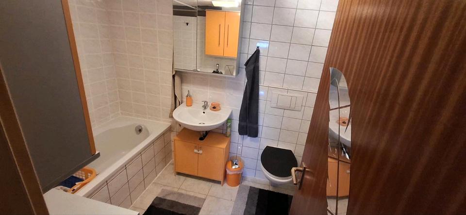 3-zimmer Wohnung 70m mit keller 2 Stellplätze zimmer