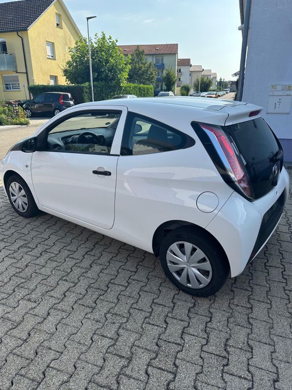 Aygo (X)
