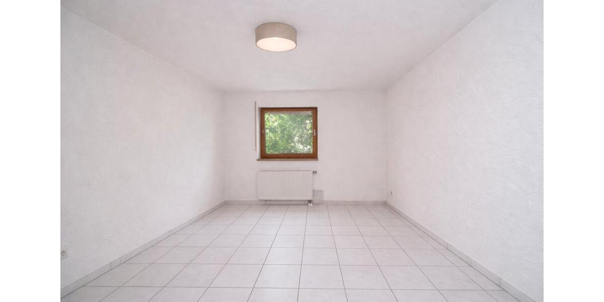 Erdgeschoßwohnung Neckarwestheim - 4 Zimmer, 127 m&sup2;, 1.500&euro; | Angebot:26285298