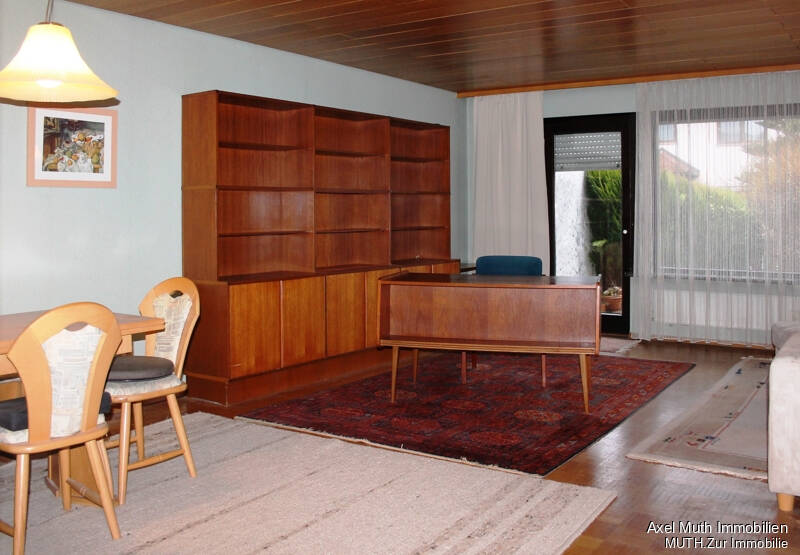 Sofort verfügbares Reihenmittelhaus. Renovieren und einziehen!