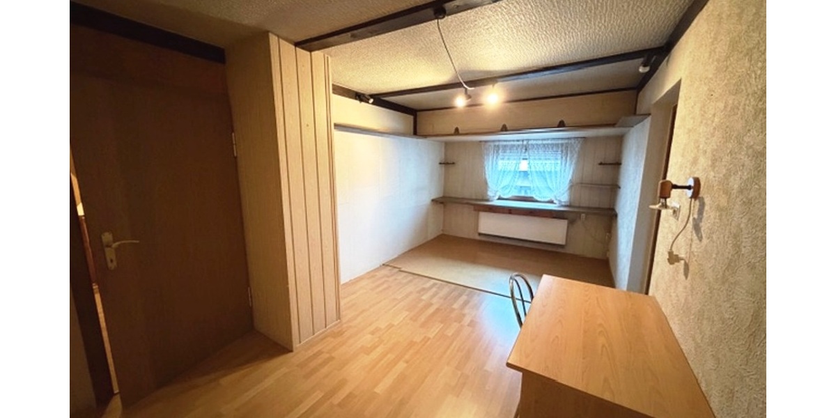 Einfamilienhaus mit Modernisierungsbedarf in zentraler Lage von Marbach 5.5 zimmer