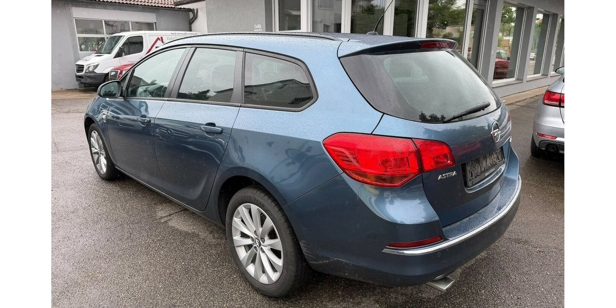 Opel Astra J 1.4 Turbo 150 Jahre 151.500 km 2.500 &euro; Neckarsulm 74172