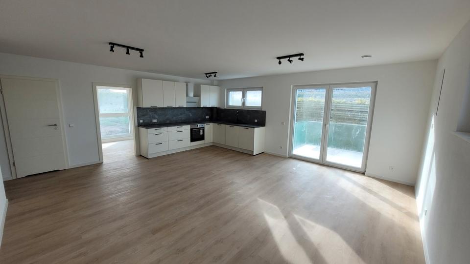 Etagenwohnung Bad Friedrichshall - 4 Zimmer, 91 m&sup2;, 1.400&euro; | Angebot:26687950