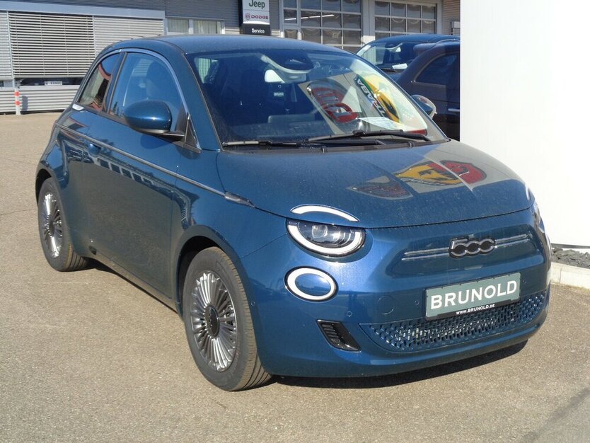 Fiat 500e Komfort & Style Paket 9.421 km 22.900 € Backnang, 71522