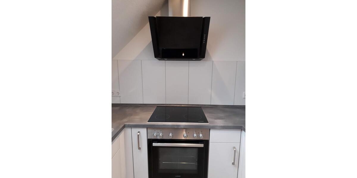 Moderne Dachgeschosswohnung in kernsaniertem 3-Familienhaus 4 zimmer