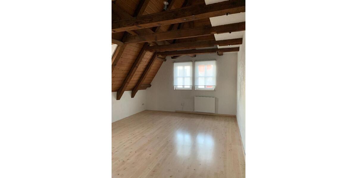 Dachgeschoßwohnung Ludwigsburg Hoheneck - 2.5 Zimmer, 70 m&sup2;, 225.000&euro; | Angebot:26844883