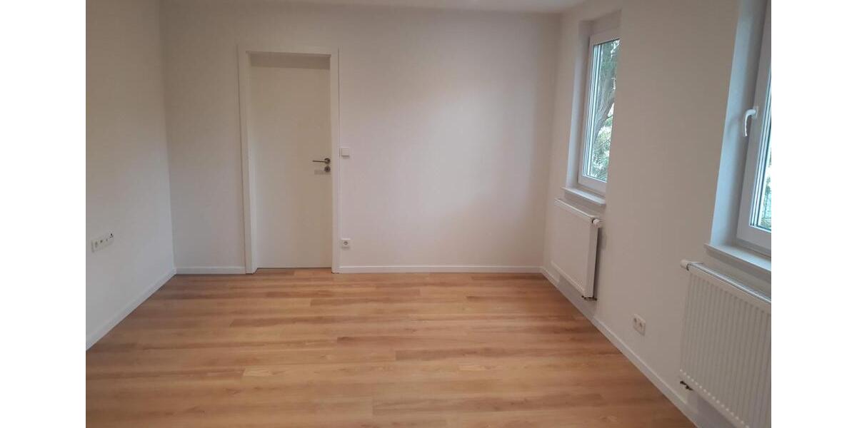 Moderne Dachgeschosswohnung in kernsaniertem 3-Familienhaus 4 zimmer