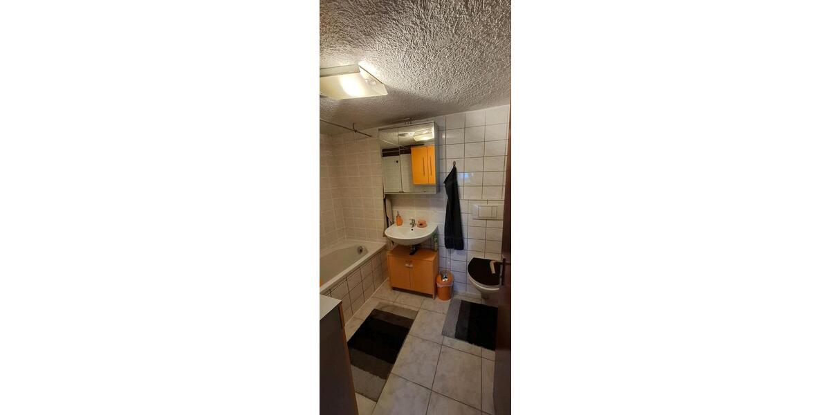3-zimmer Wohnung 70m mit keller 2 Stellplätze zimmer