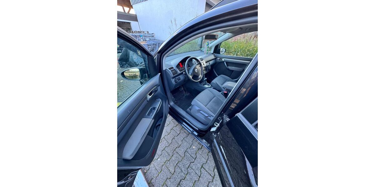 VW Touran 331.318 km 2.300 € Öhringen 74613