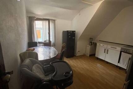 Perfekt für 2 - zentrale 2-Zimmer-Wohnung im DG, Nähe ÖPNV