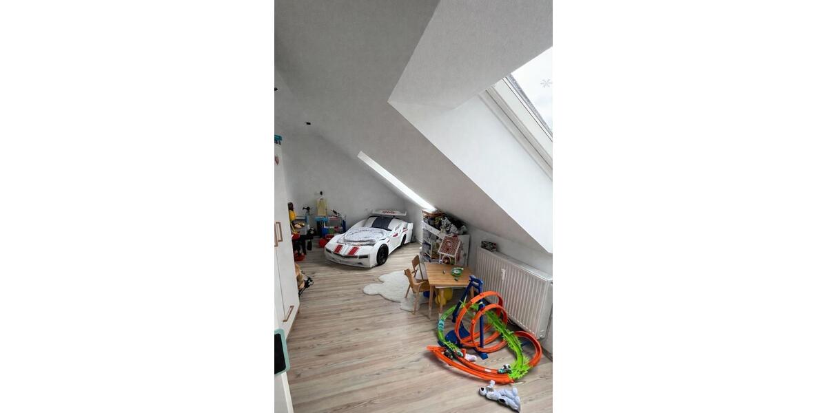 Dachgeschoßwohnung Mundelsheim - 3 Zimmer, 86 m&sup2;, 1.100&euro; | Angebot:26125714