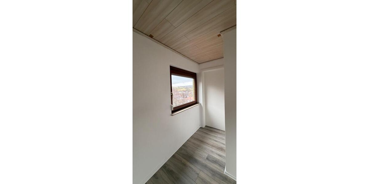 Dachgeschoßwohnung Billigheim - 4 Zimmer, 78 m&sup2;, 850&euro; | Angebot:25160996