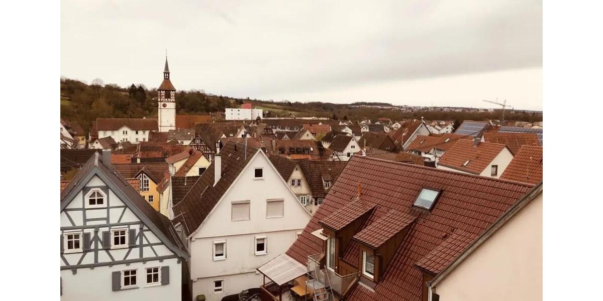 Wohnen in einem Schloss | 4-Zimmer-Altbauwohnung 4 zimmer